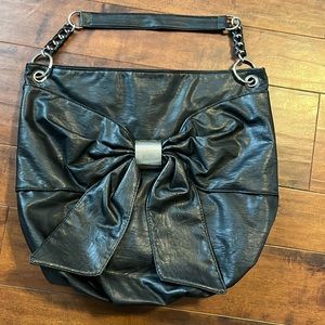 Beautiful black bow feature shoulder bag/purse